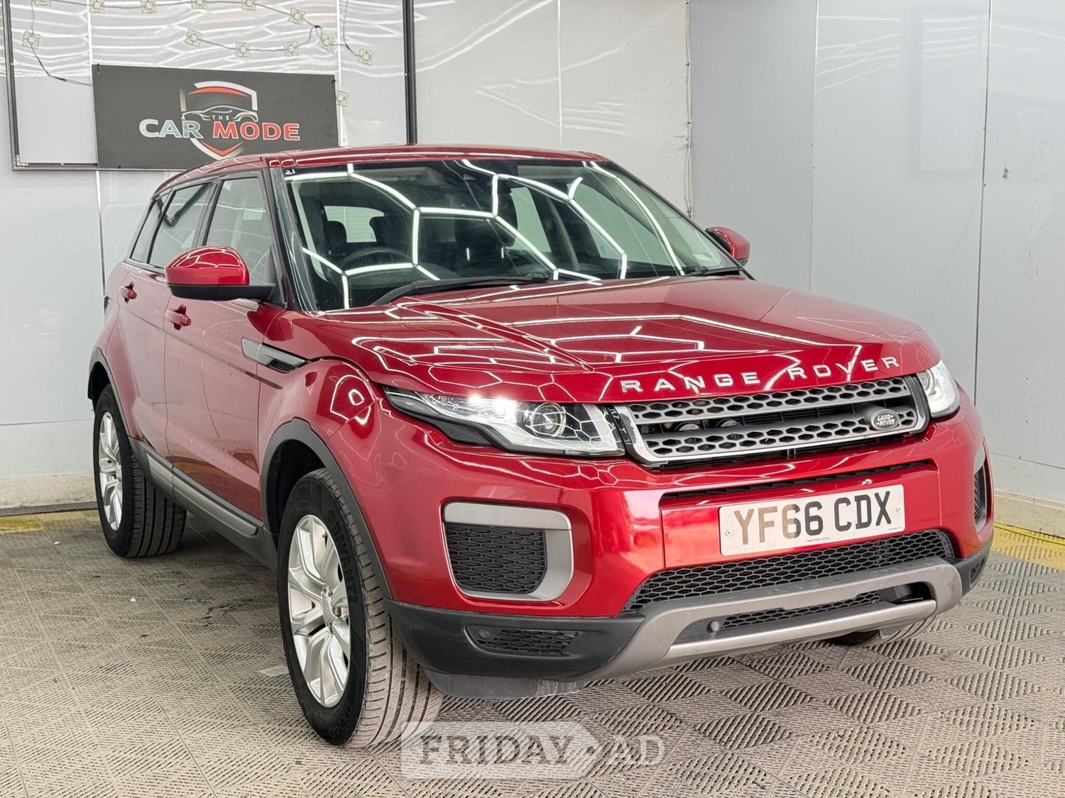 Land Rover Range Rover Evoque 2016 in Hillingdon