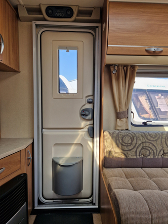 Swift Challenger 570 2011
