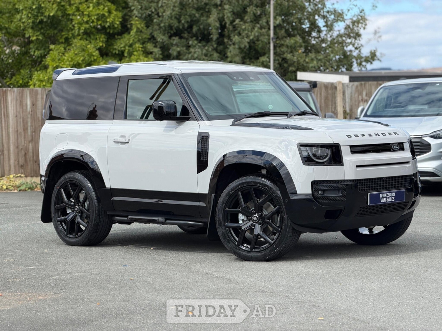 Land Rover Defender 90 2026 - Vans & Commercial Vehicles in Tewkesbury