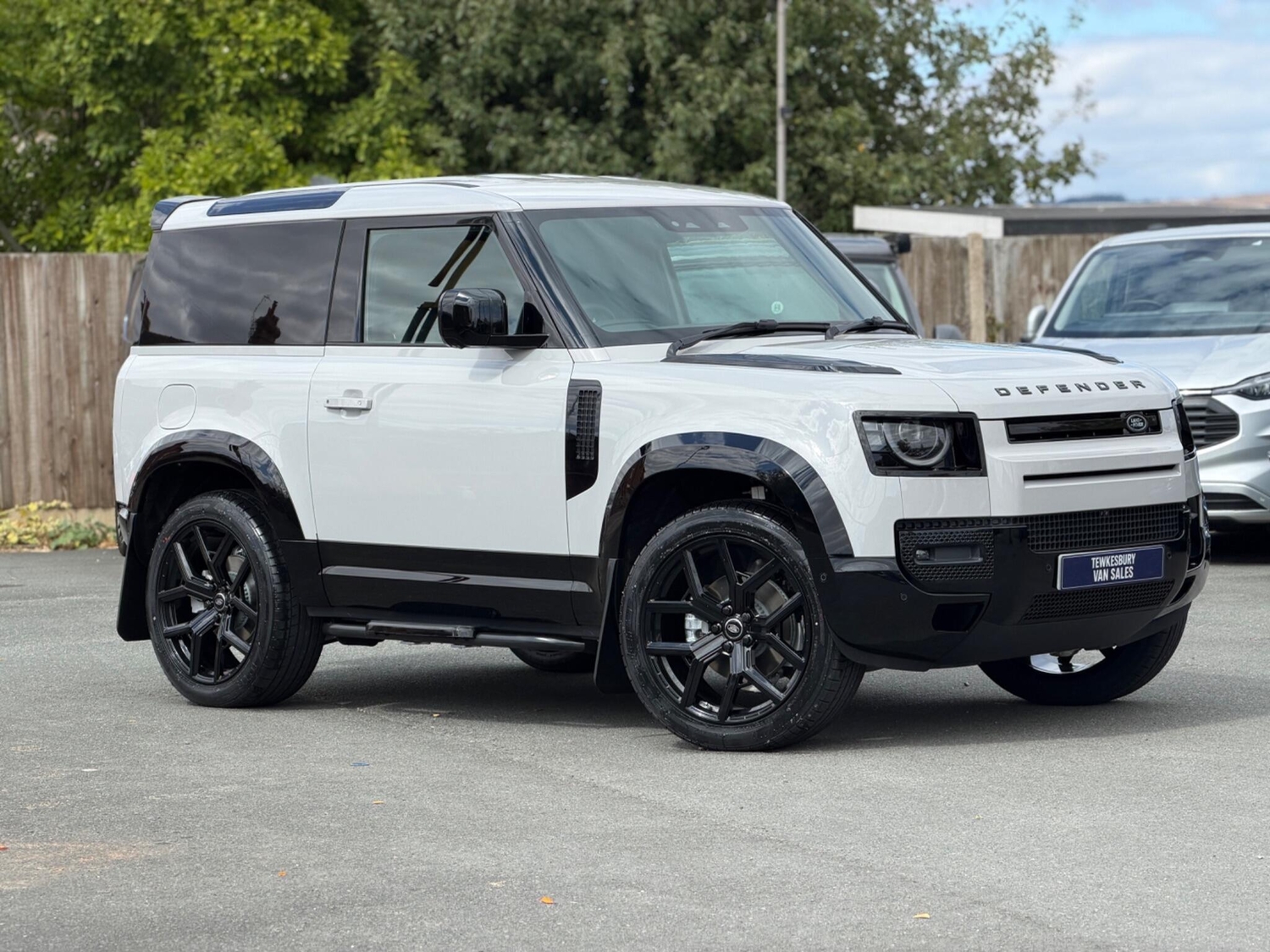 Land Rover Defender 90 2026 - Vans & Commercial Vehicles in Tewkesbury
