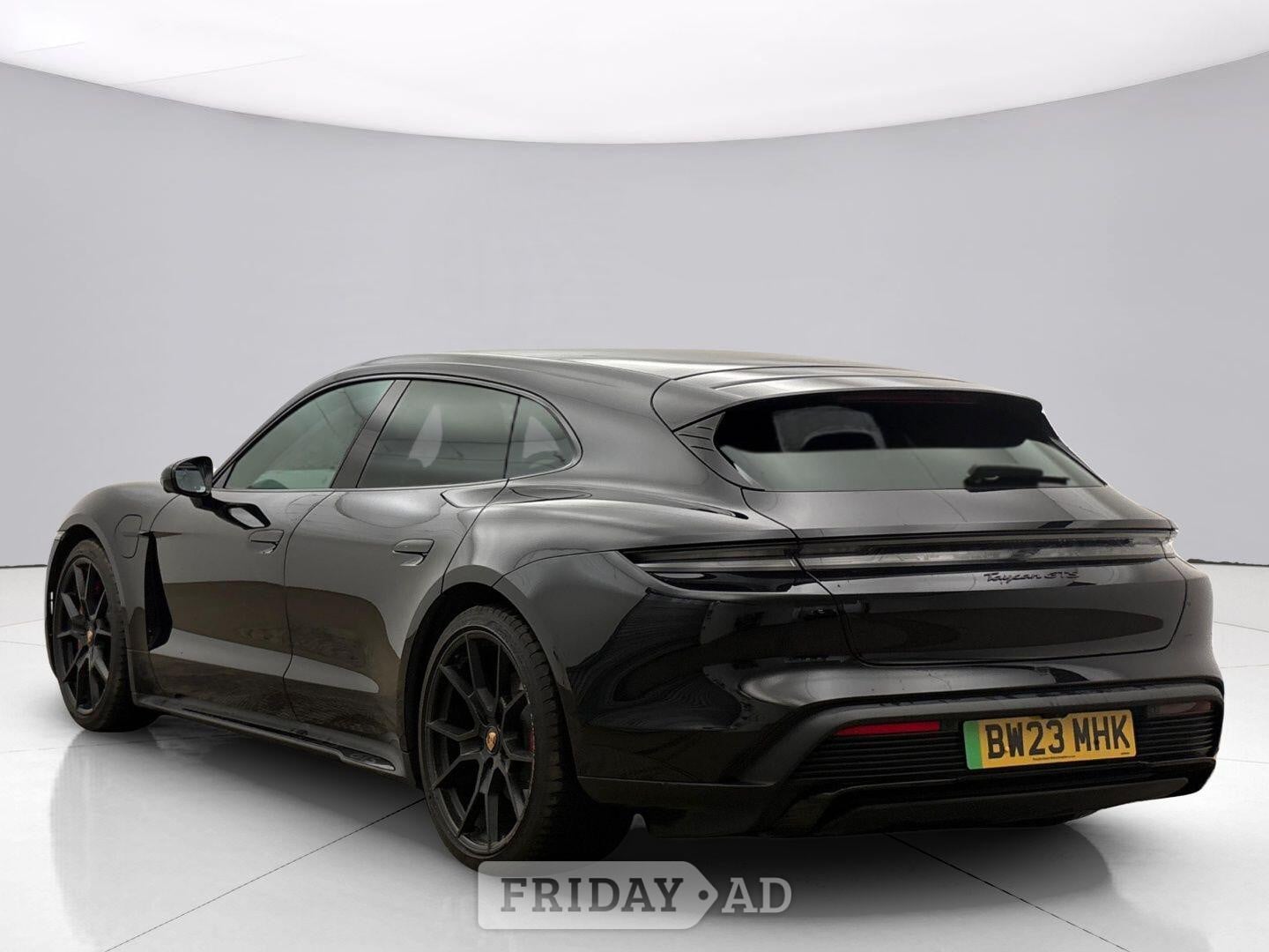 Porsche Taycan Ely