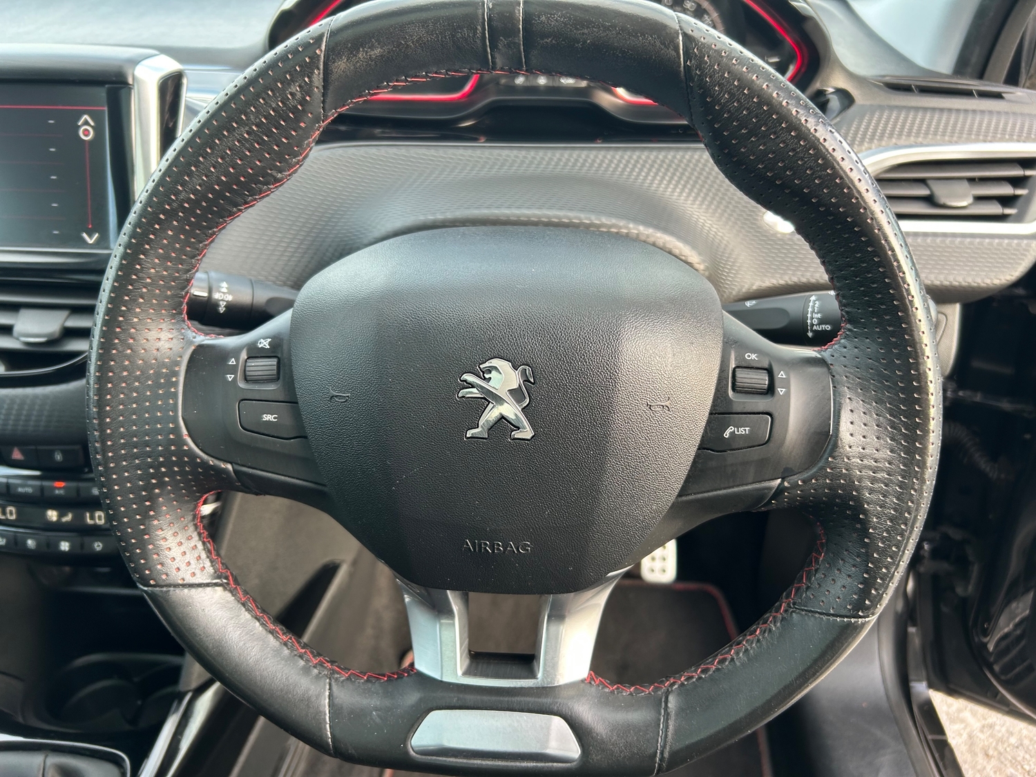 Peugeot 2008 2017 - Cars