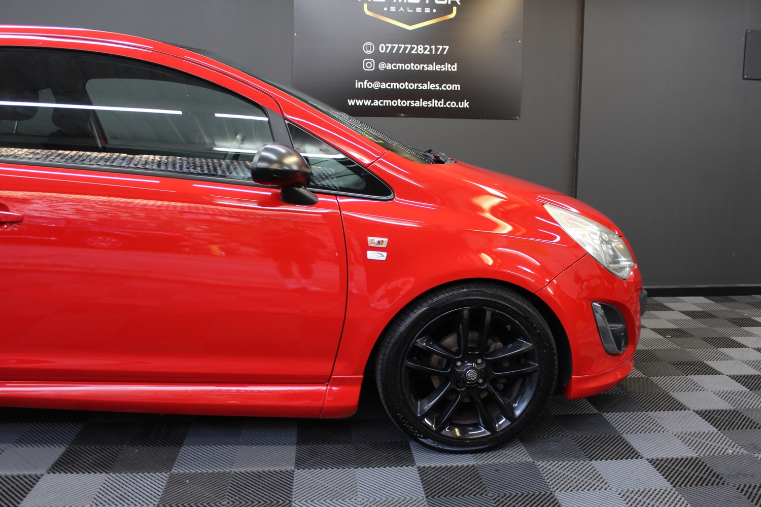 Vauxhall Corsa 2011 - Cars in Chertsey