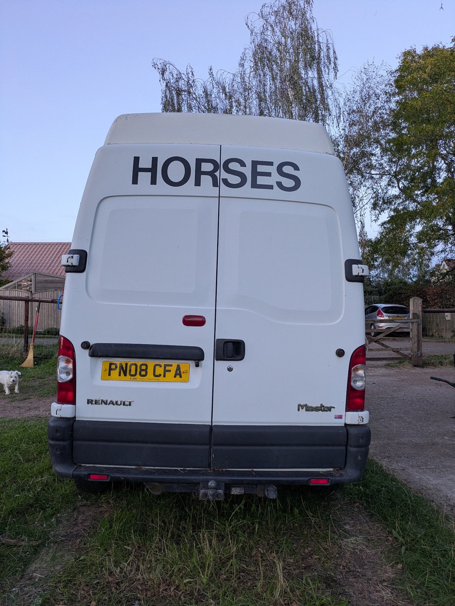 [ berth ]Burley Horseboxes 