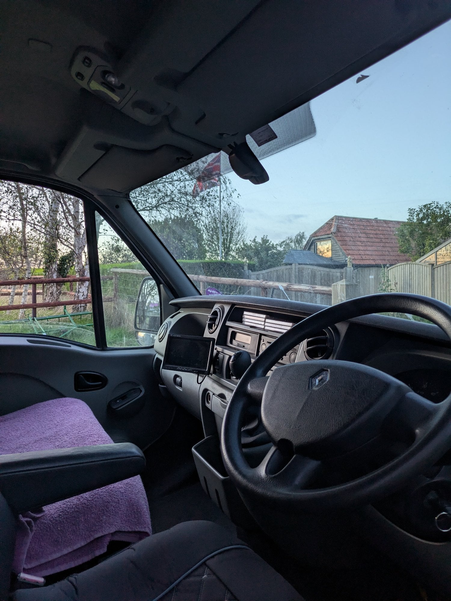 Burley Horseboxes  Renault Trucks Horsebox - Trailers & Horseboxes
