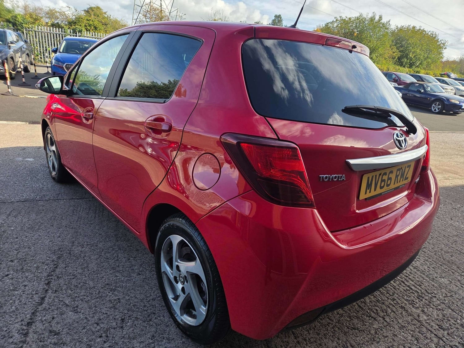 Toyota Yaris 2016 - Cars in Bradford