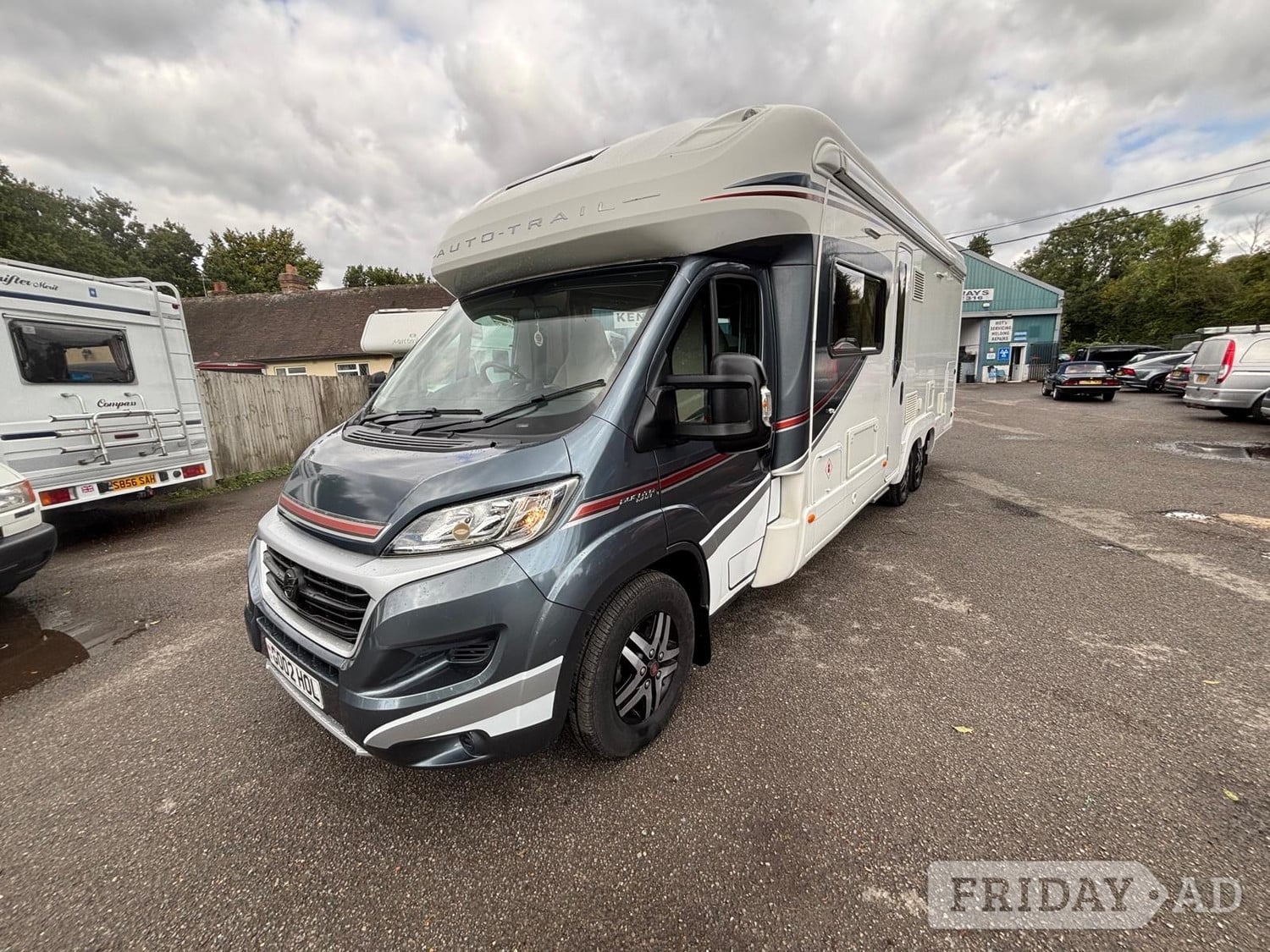 [ berth ]Auto-Trail Chieftan Lo-Line