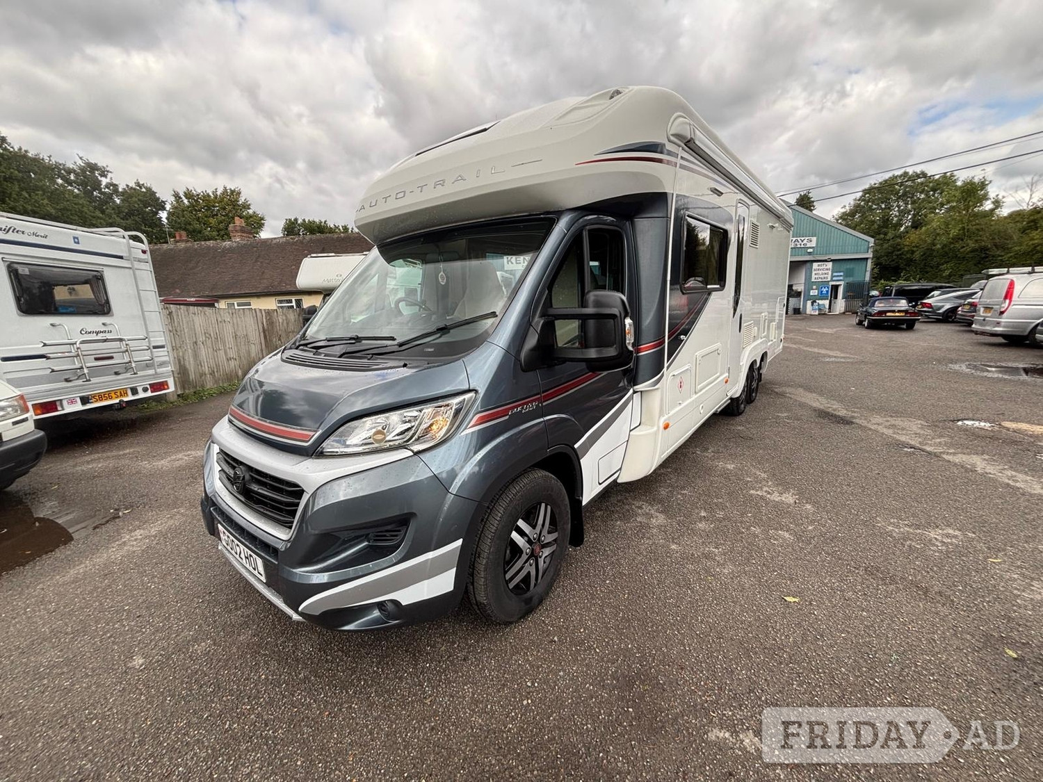 [ berth ]Auto-Trail Chieftan Lo-Line