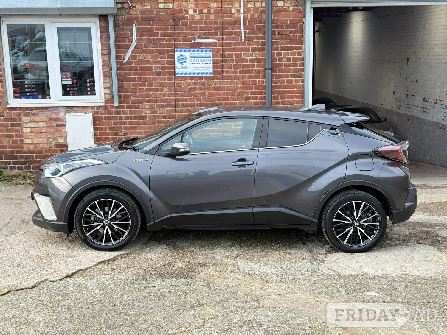 Toyota C-HR 2018 - Cars in Preston