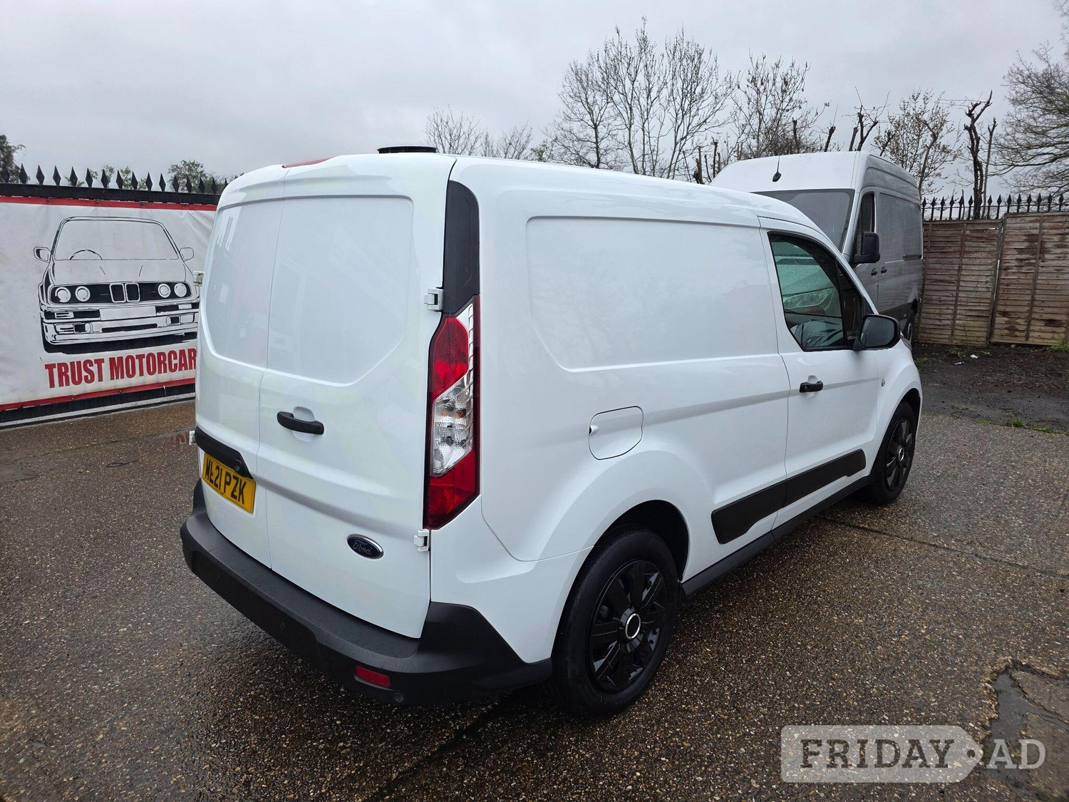 [ berth ]Ford Transit Connect