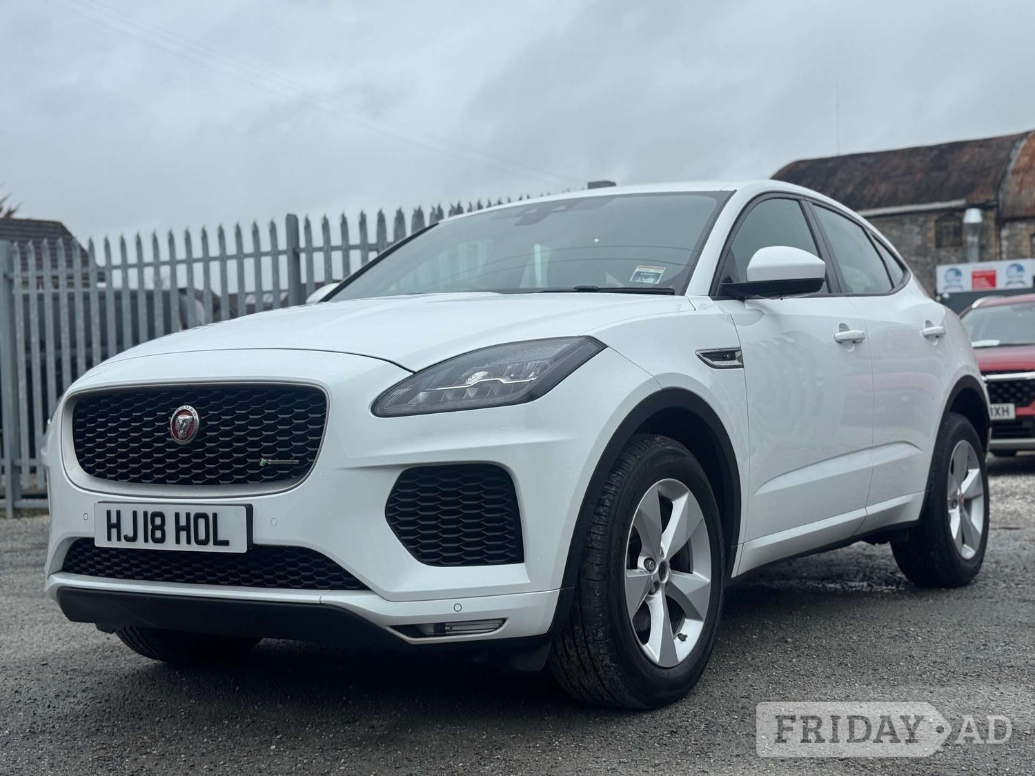 [ berth ]Jaguar E-Pace