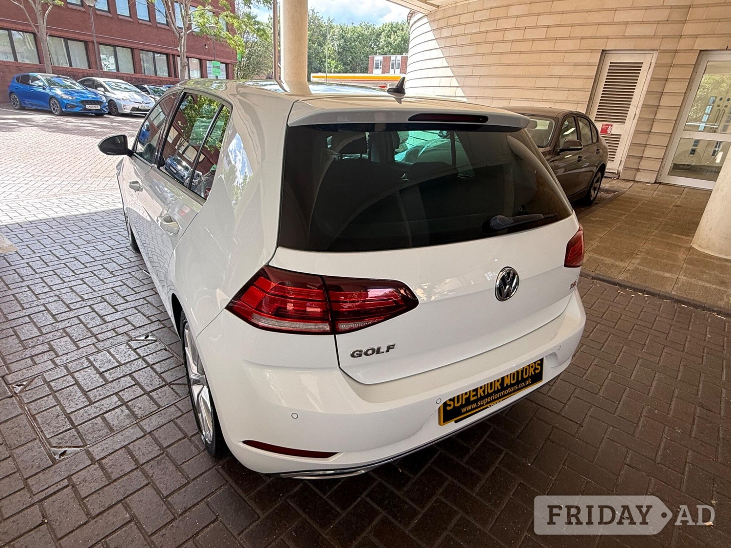 Volkswagen Golf 2017 - Cars in Staines