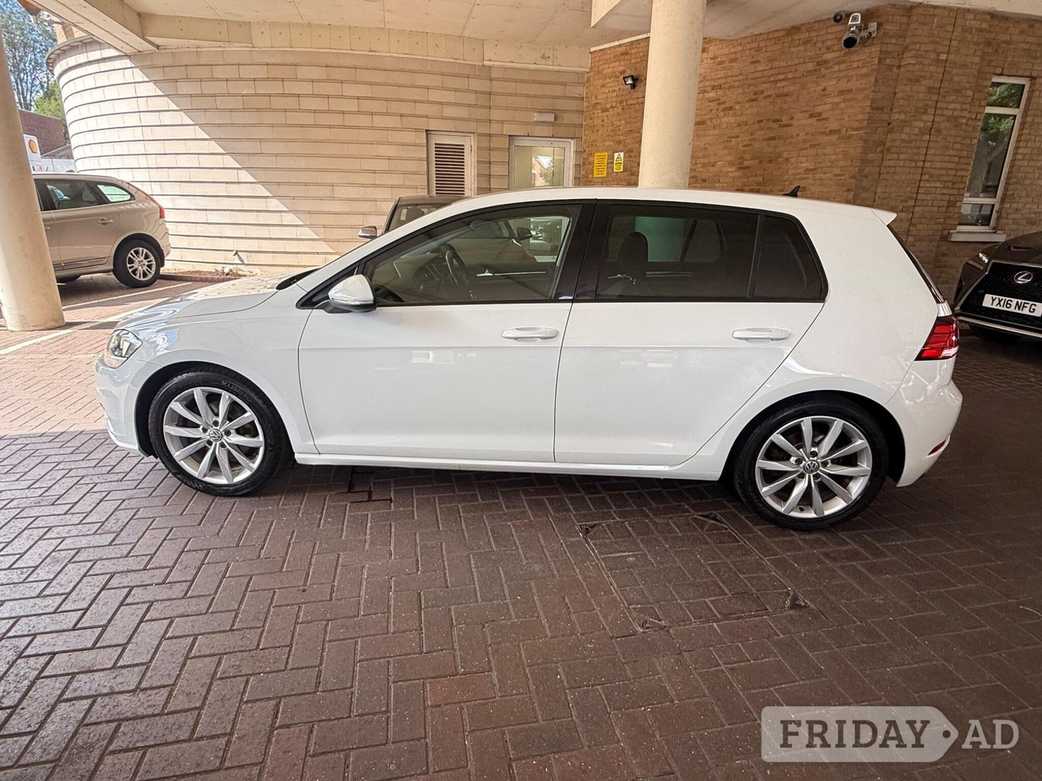 Volkswagen Golf 2017 - Cars