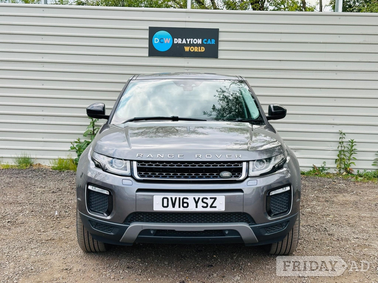 [ berth ]Land Rover Range Rover Evoque