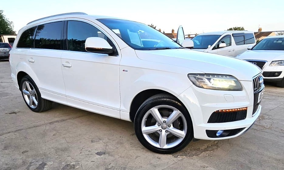Audi Q7 March