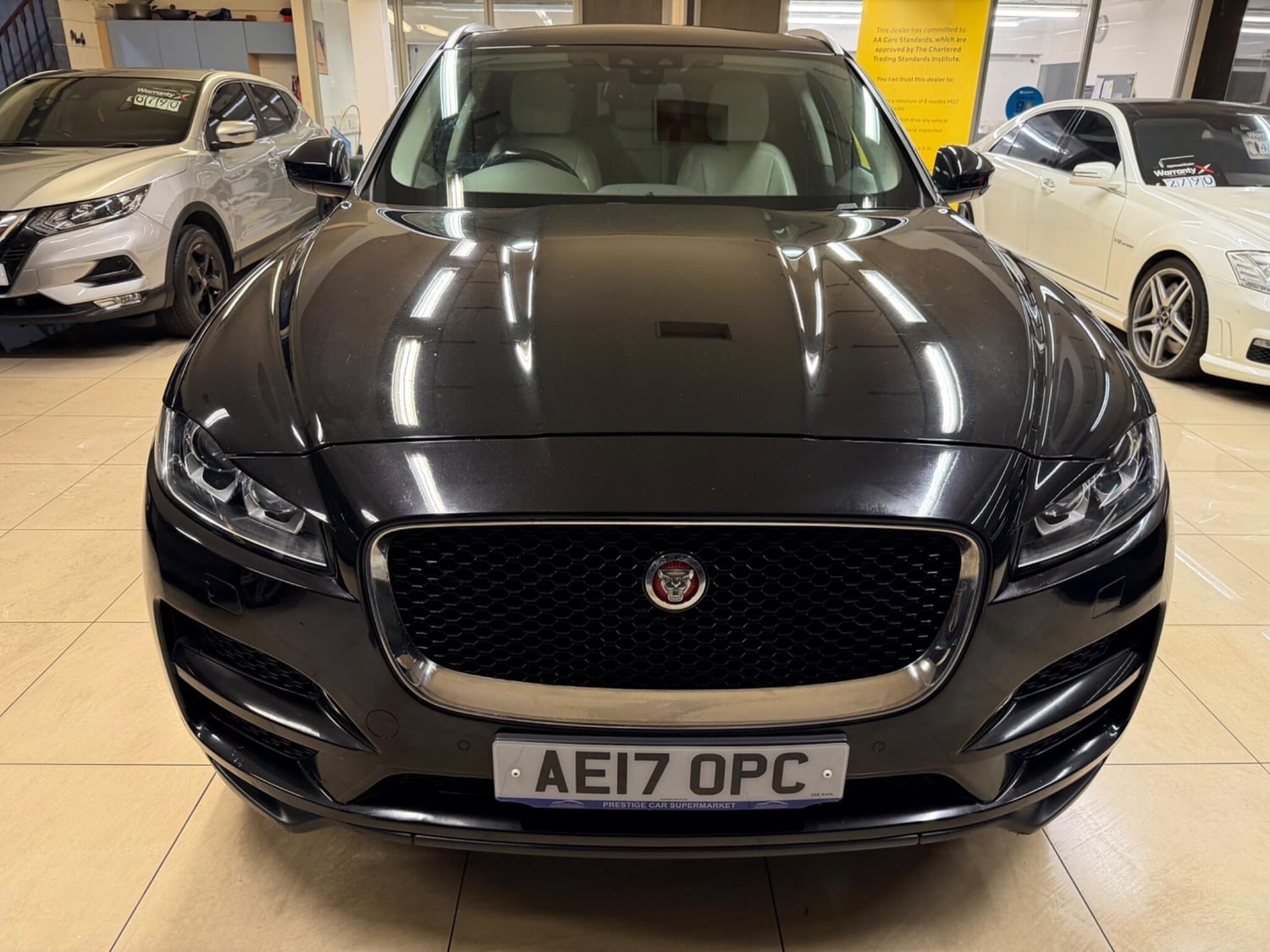 [ berth ]Jaguar F-Pace