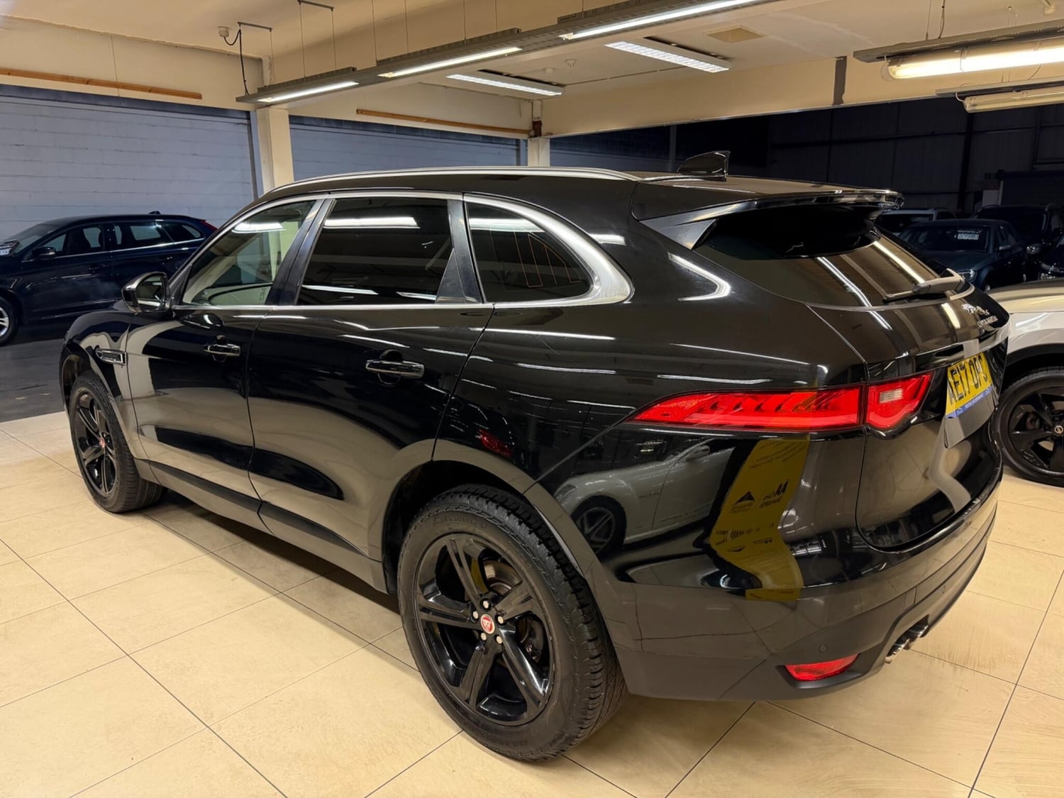 Jaguar F-Pace 2017 - Cars