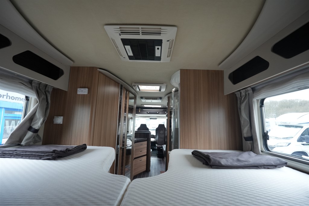 [4 berth ]Knaus Sun i 900 LEG