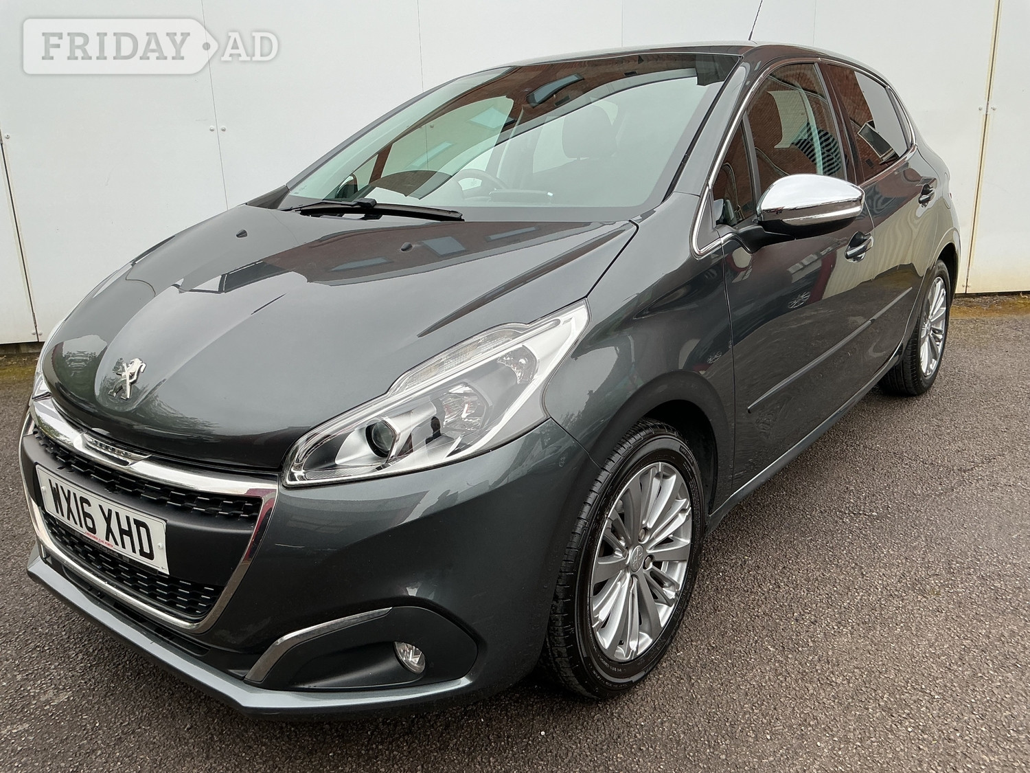 Peugeot 208 2016 in Porth