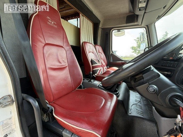 [ berth ]Prestige Coach built