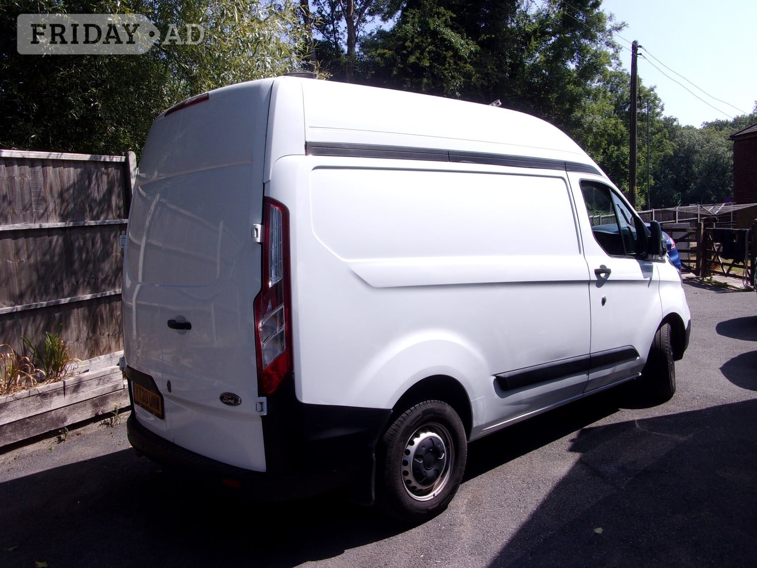 [ berth ]Ford Transit Custom