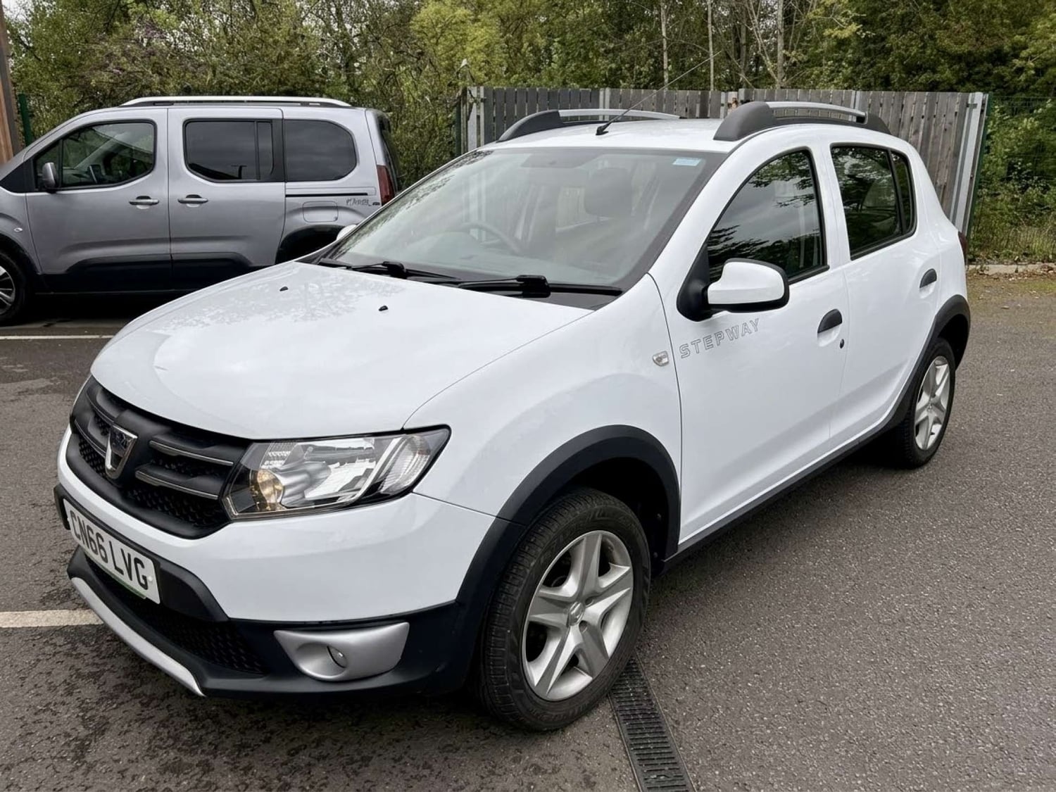 [ berth ]Dacia Sandero Stepway