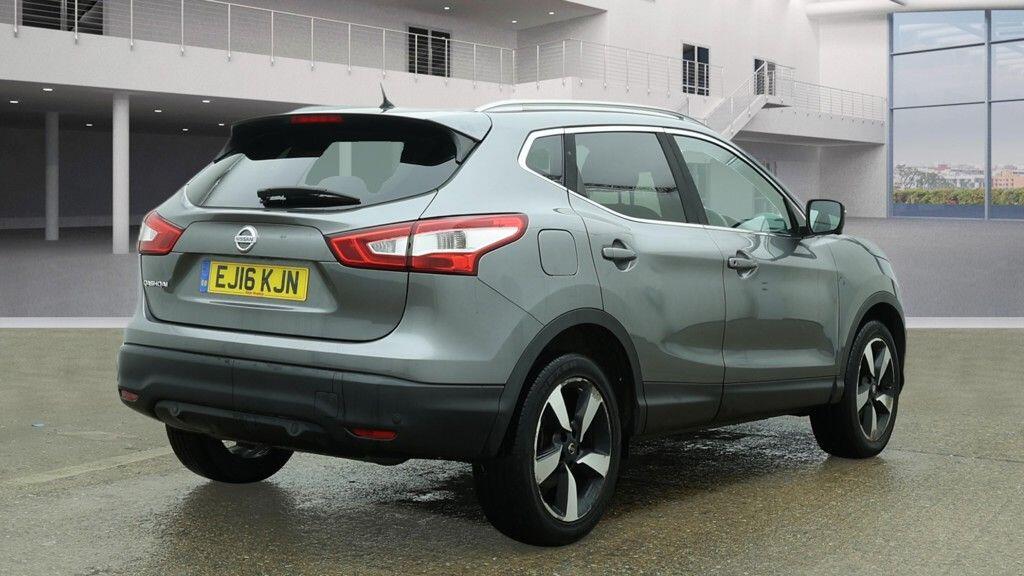 Nissan Qashqai 2016 - Cars in Hounslow