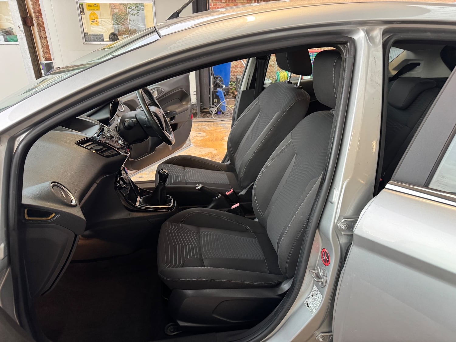 [ berth ]Ford Fiesta