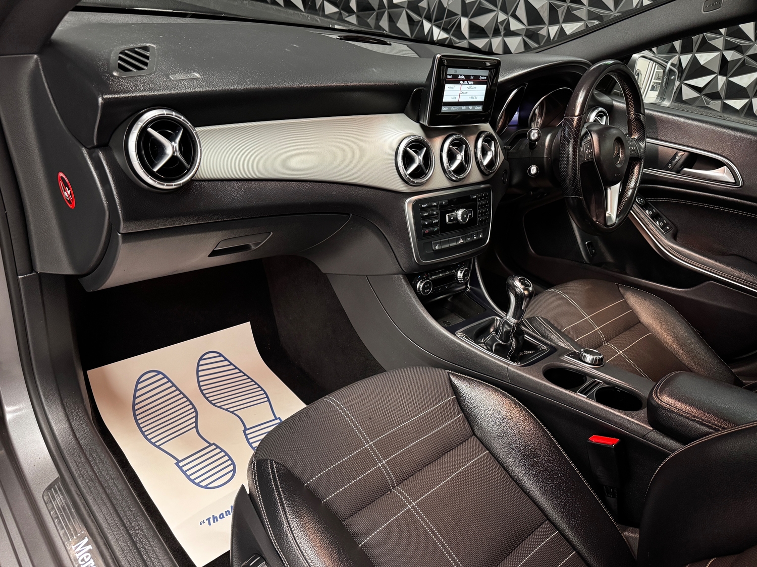 [ berth ]Mercedes-Benz CLA Class
