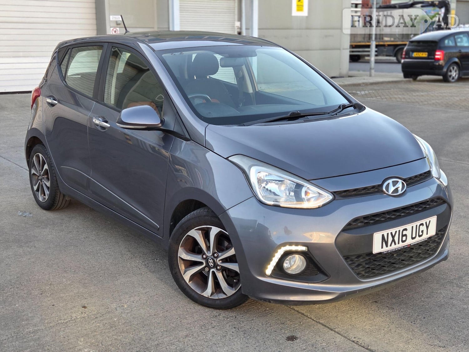 Hyundai i10 2016 in Slough
