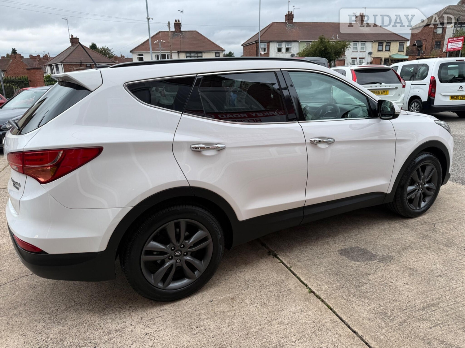 Hyundai Santa Fe 2015 - Cars in Nottingham