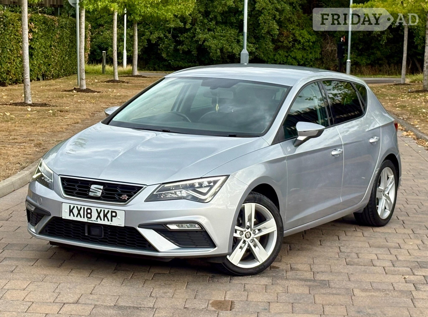 [ berth ]SEAT Leon