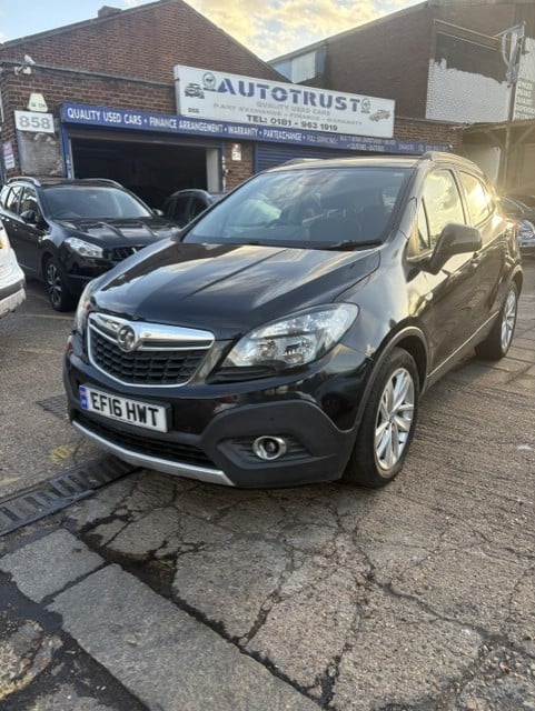 Vauxhall Mokka 2016 in London