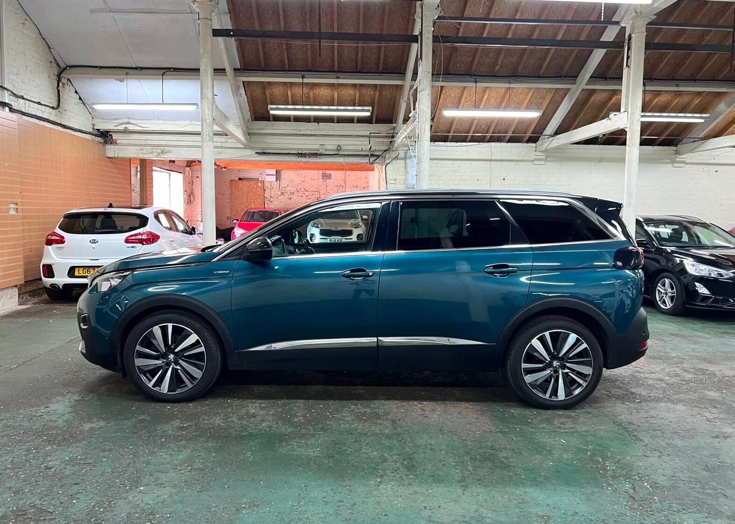 Peugeot 5008 2019 - Cars