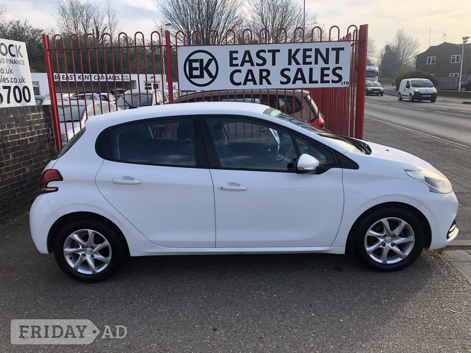 Peugeot 208 2016 - Cars