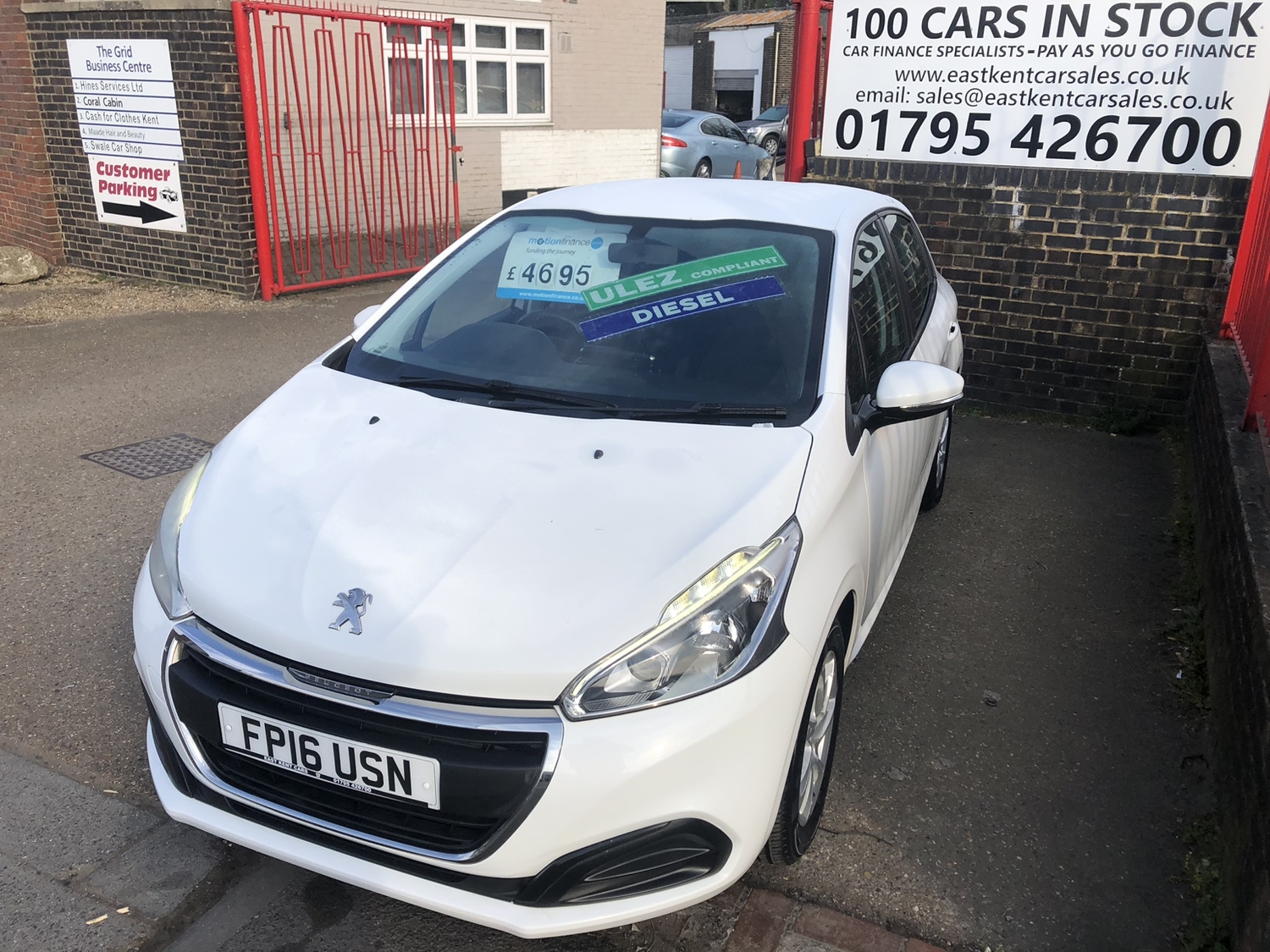 [ berth ]Peugeot 208