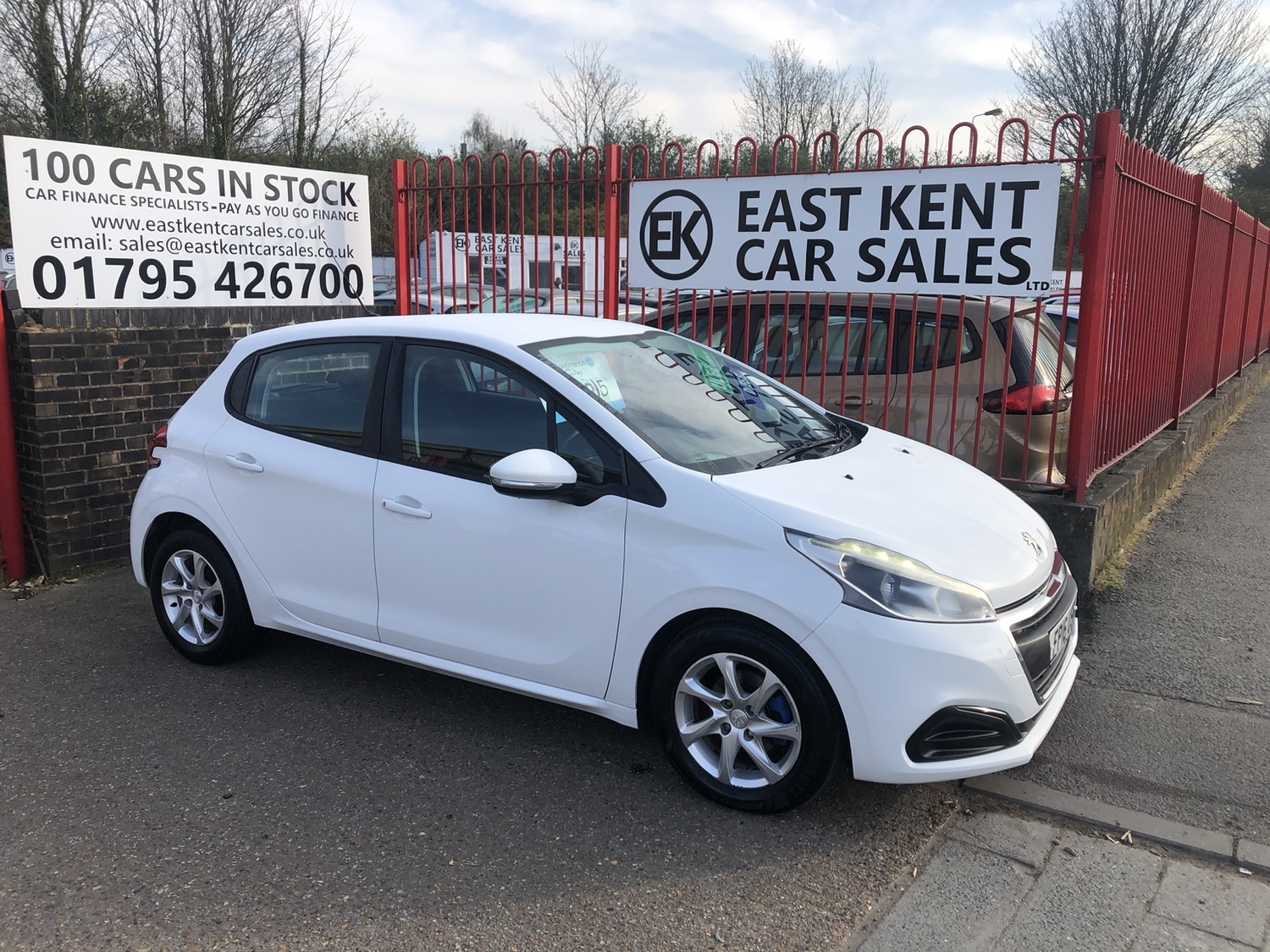 Peugeot 208 2016 - Cars in Sittingbourne