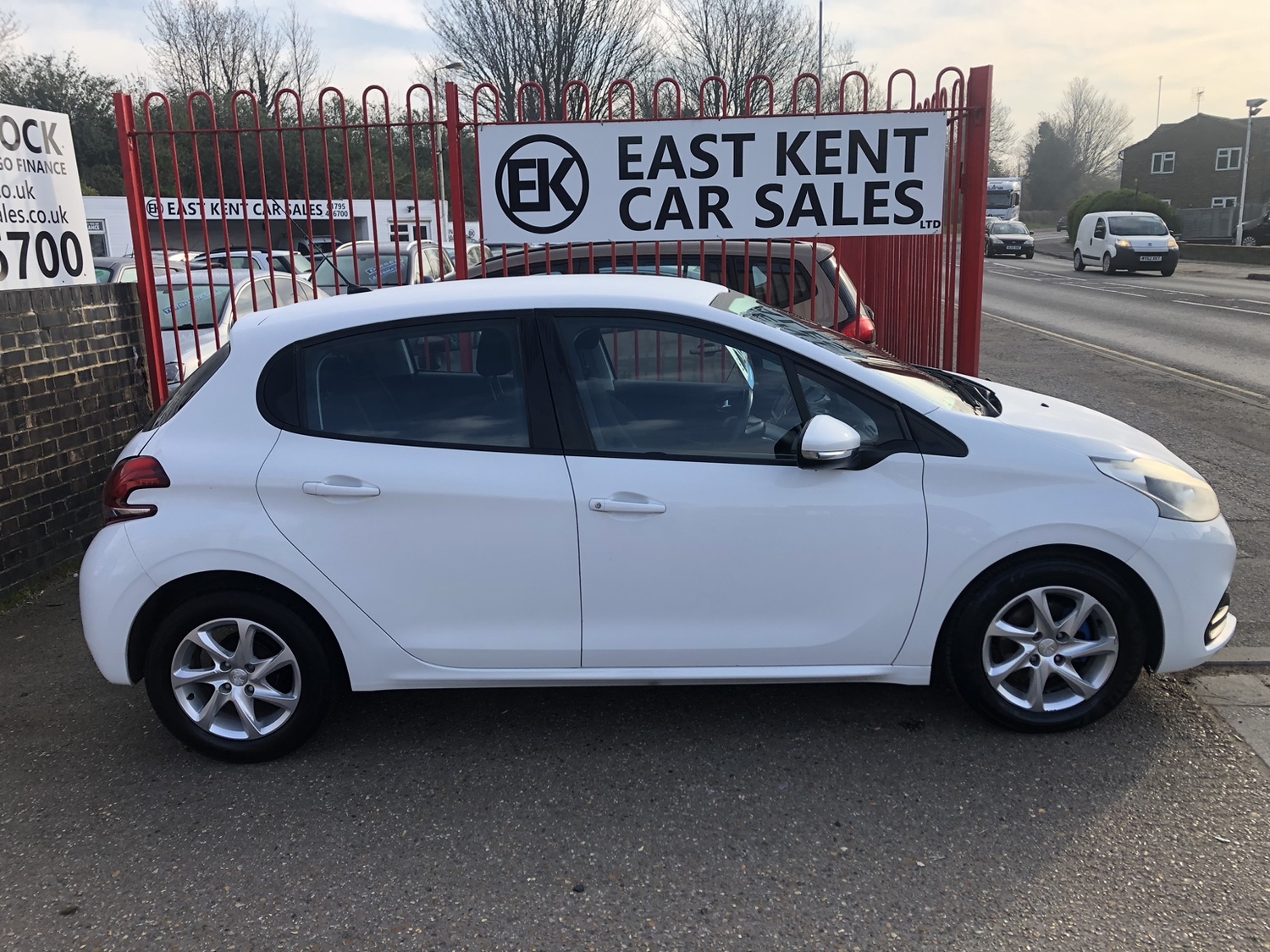 Peugeot 208 2016 - Cars