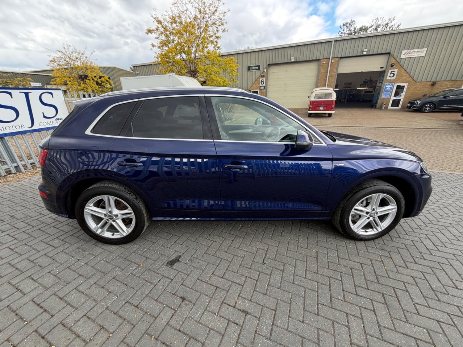 [ berth ]Audi Q5