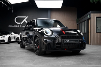 Mini Hatch 2023