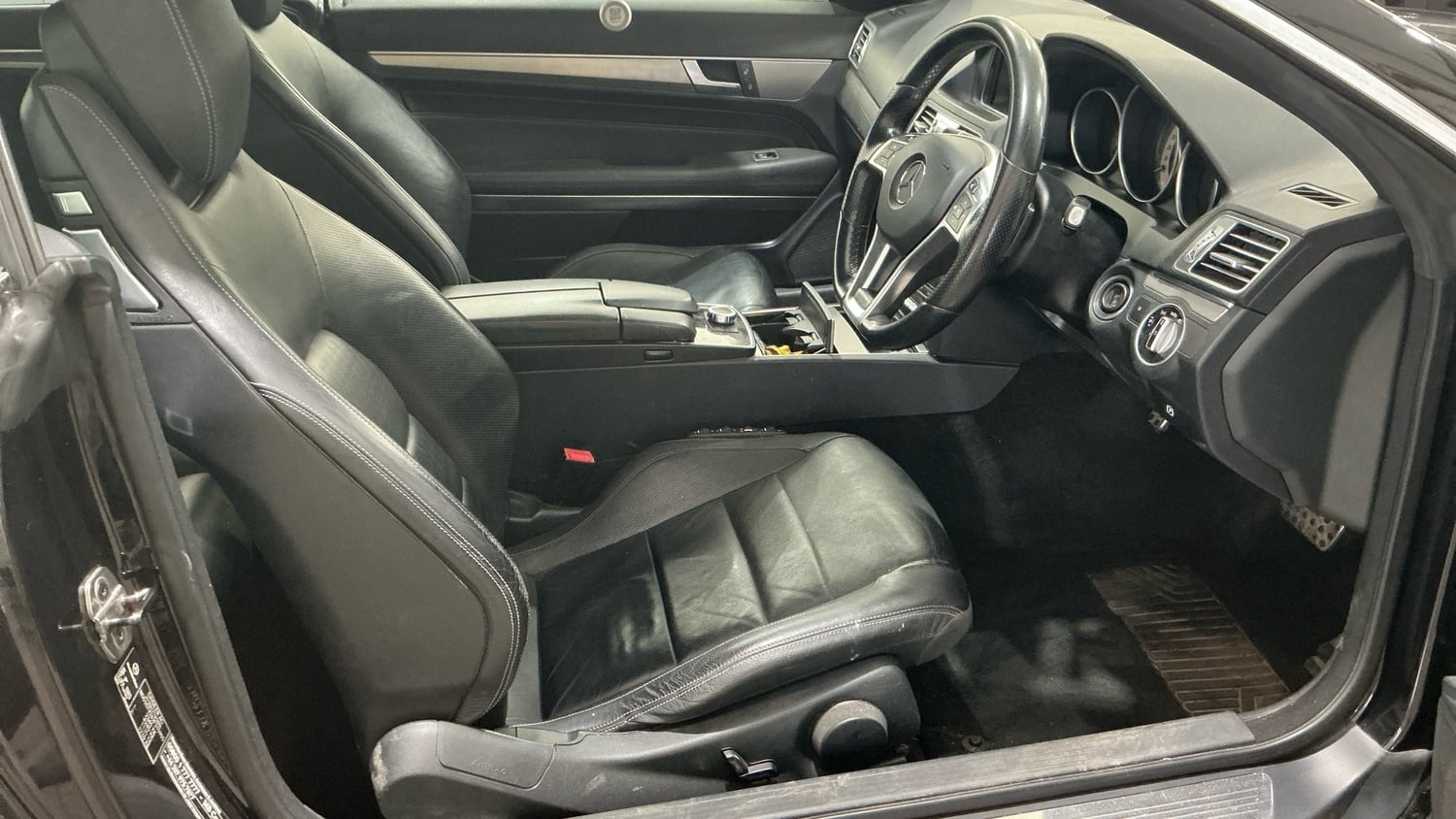 [ berth ]Mercedes-Benz E Class