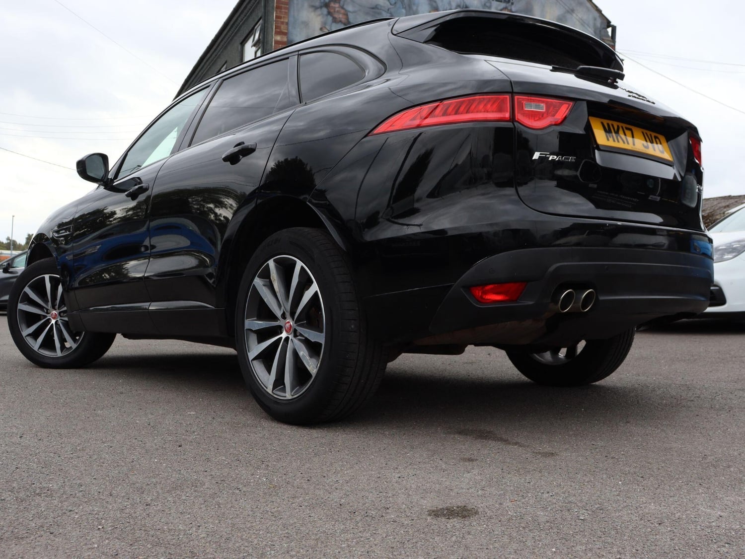 [ berth ]Jaguar F-Pace