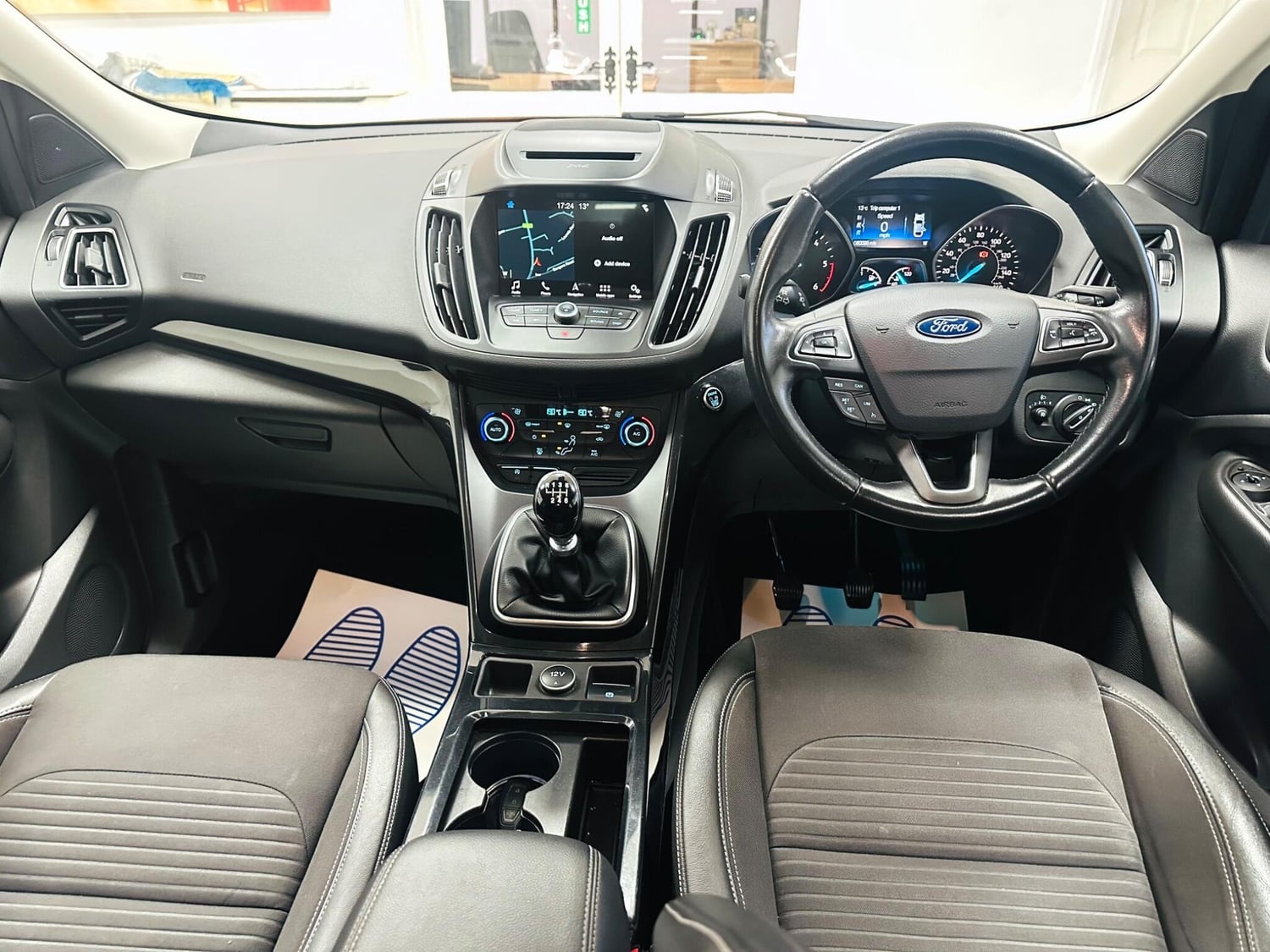 [ berth ]Ford Kuga