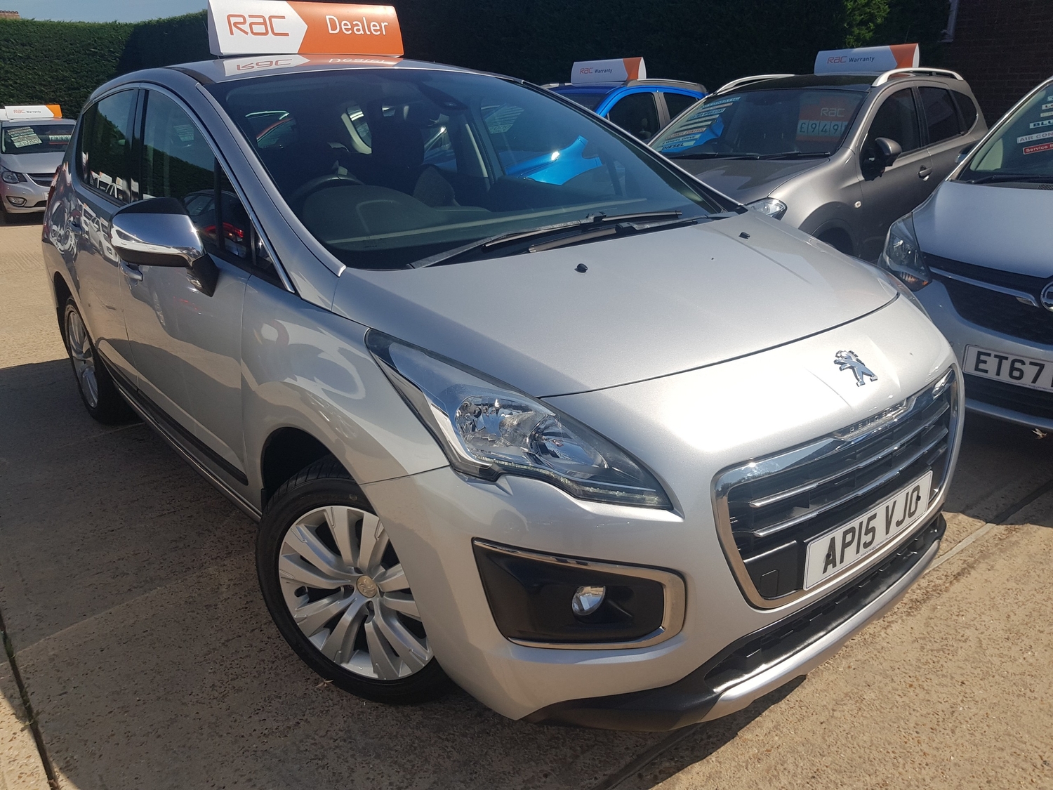 [ berth ]Peugeot 3008