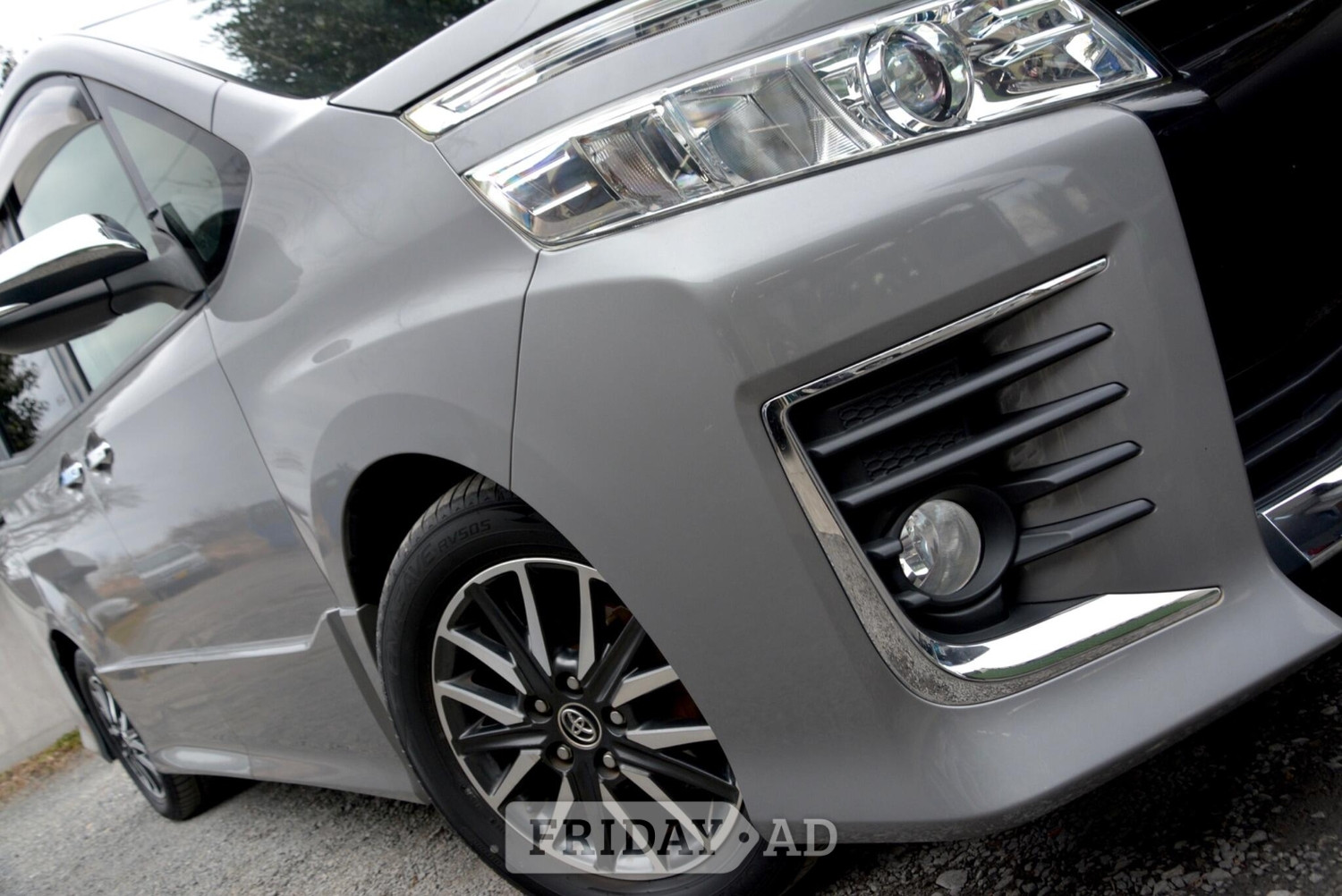 Toyota Voxy 2015 - Cars