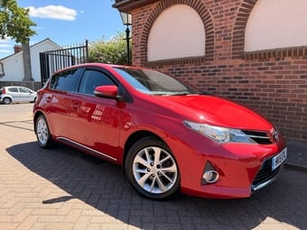 Toyota Auris 2015
