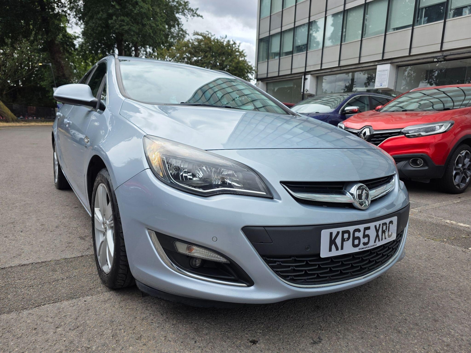 Vauxhall Astra 2015 - Cars in Hounslow