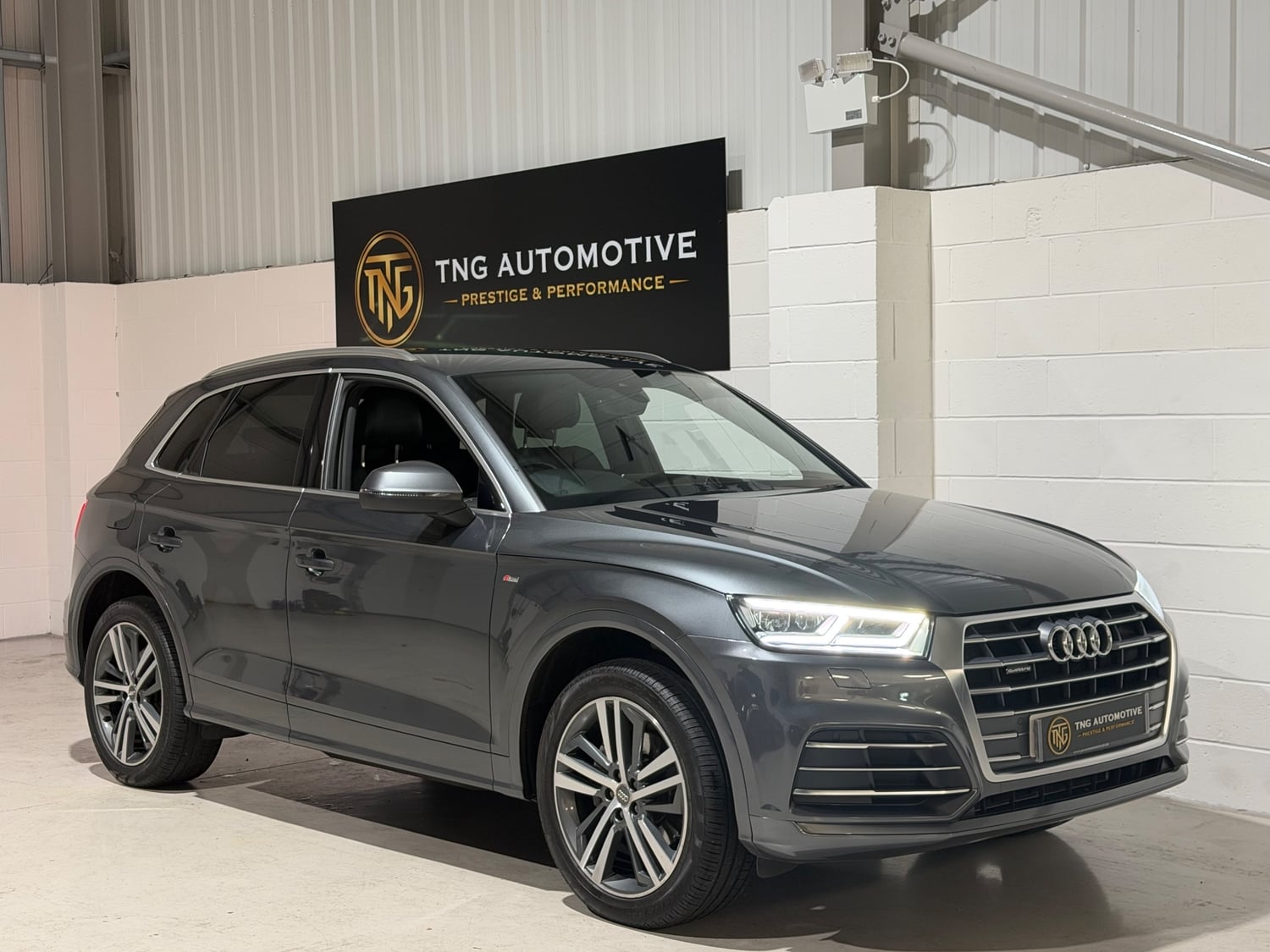 [ berth ]Audi Q5