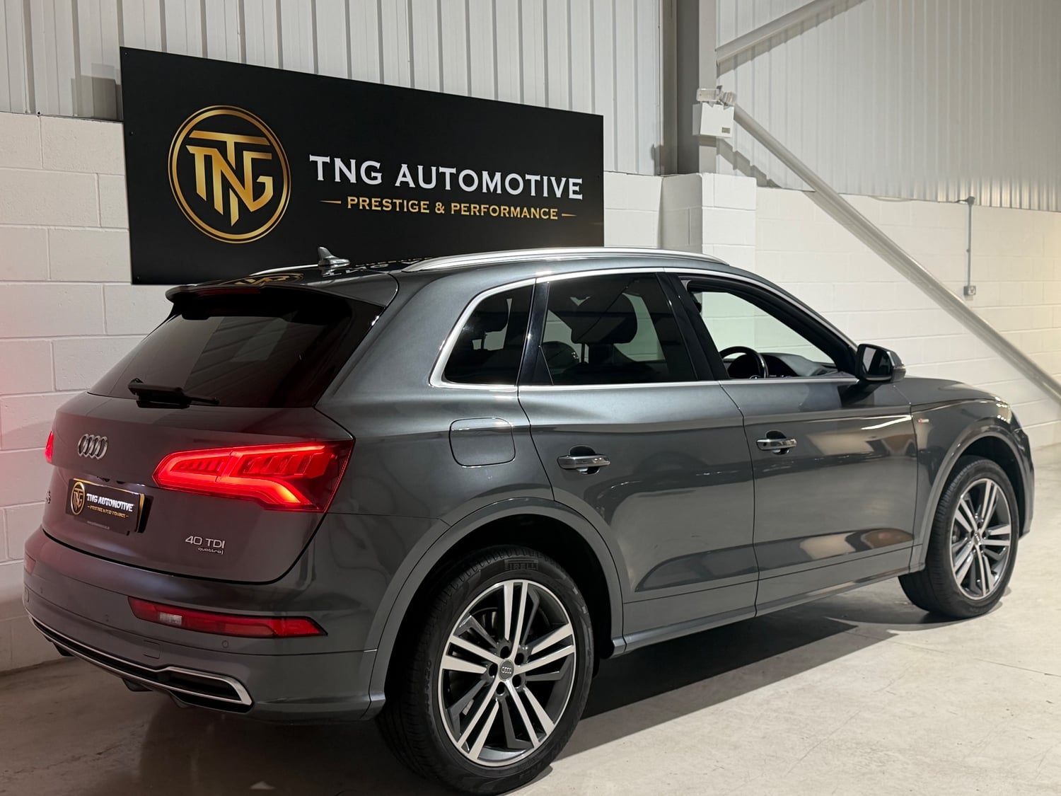 Audi Q5 2019 - Cars