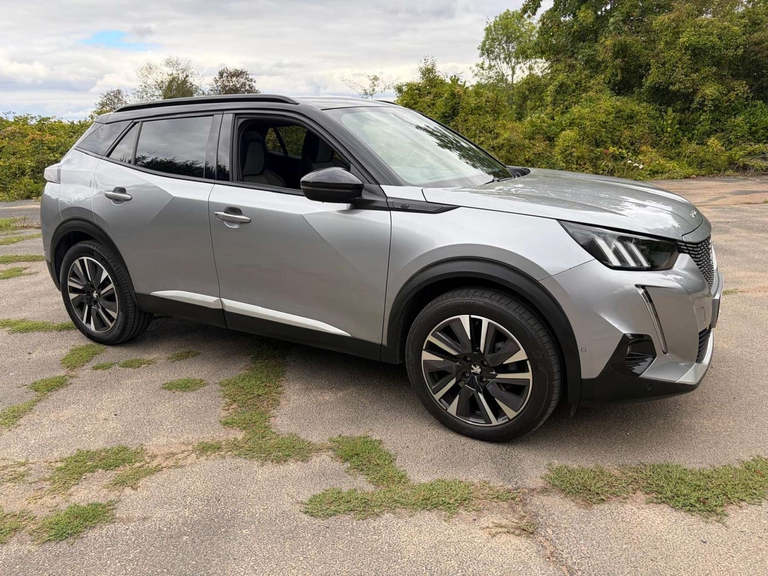 Peugeot 2008 2021 - Cars in Leatherhead